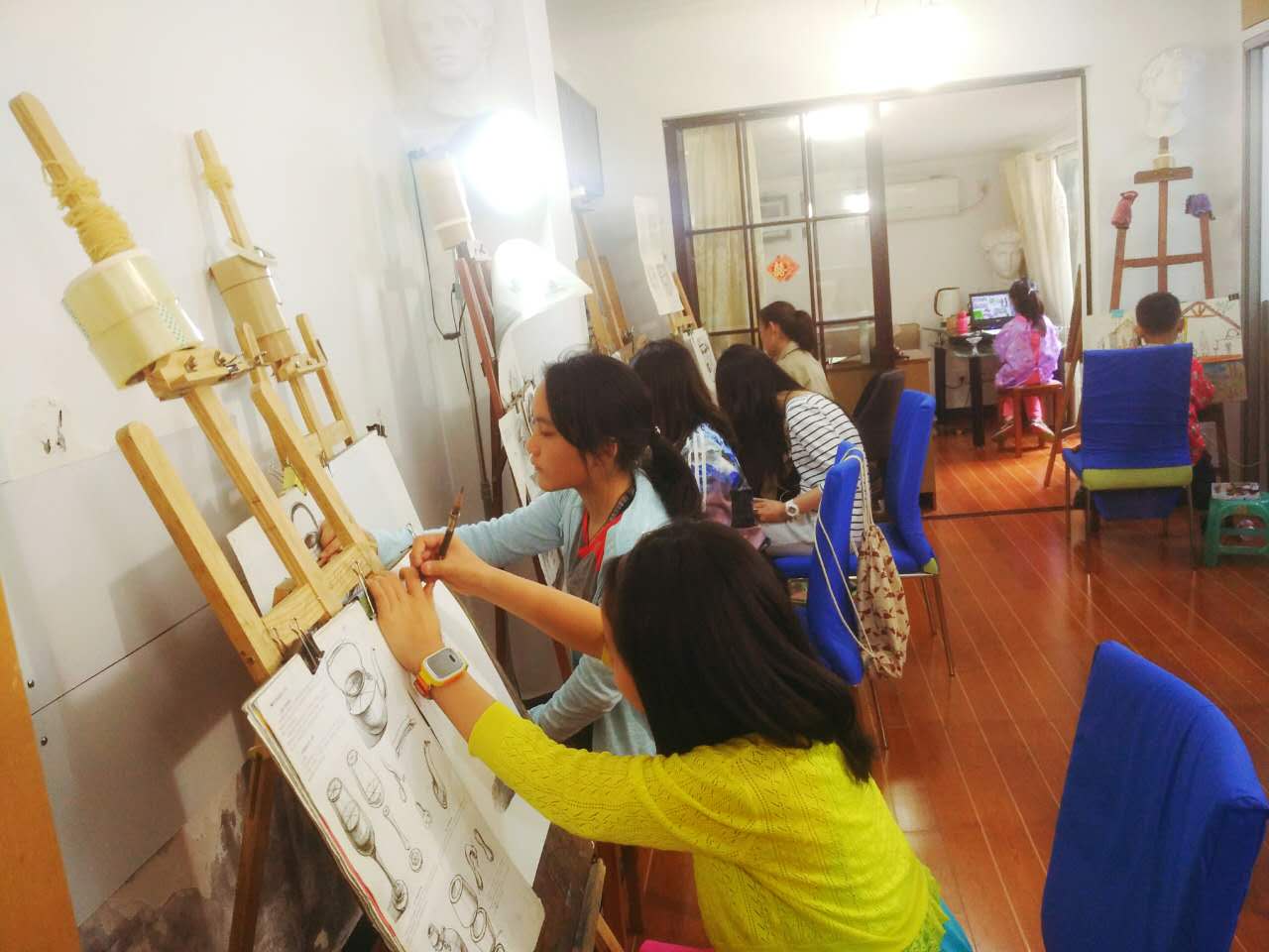 上海徐匯畫室開始暑期招生了！素描色彩兒童畫